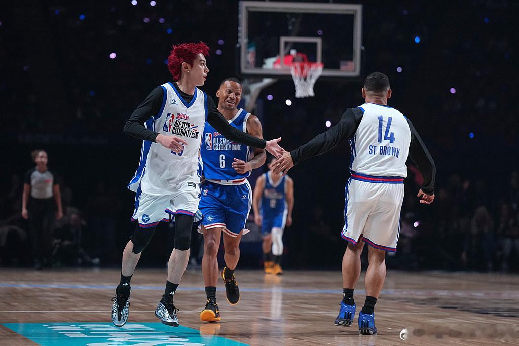 王鹤棣名人赛10分 王鹤棣全场拿到10分，虽然没有破之前的纪录，但本场比赛真的屡