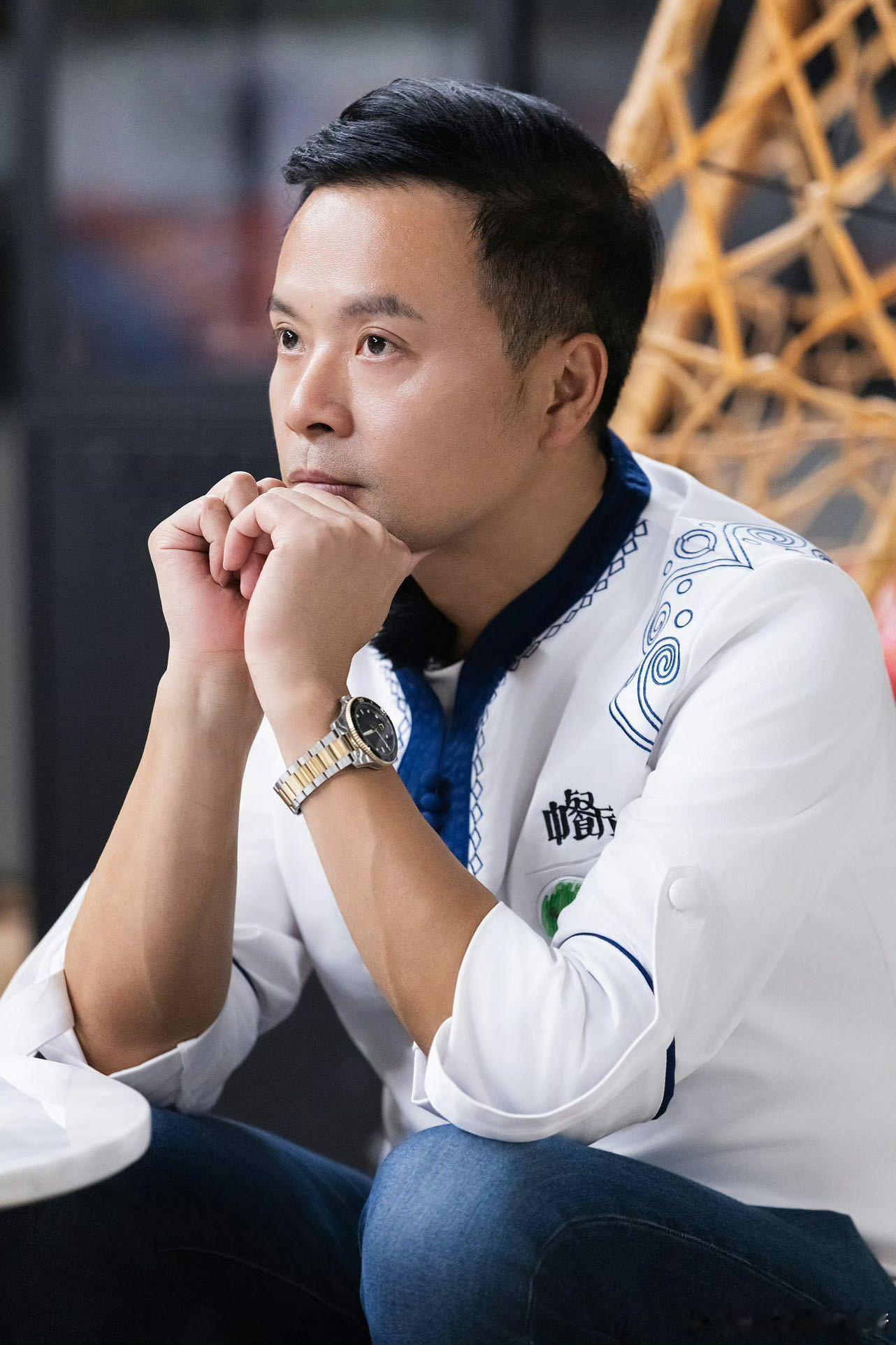林大厨回应不再依赖王俊凯算长大吗 黄晓明身体不舒服还帮林大厨 新浪娱乐盛典突击队