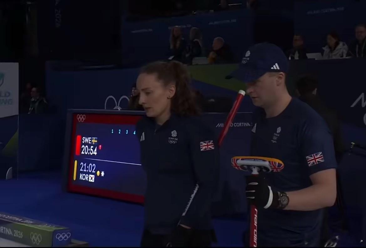 冬奥会首轮比赛遭遇意外停电冬奥会首日就来了笑料草台班子哪里都有米兰冬奥会冰壶混双