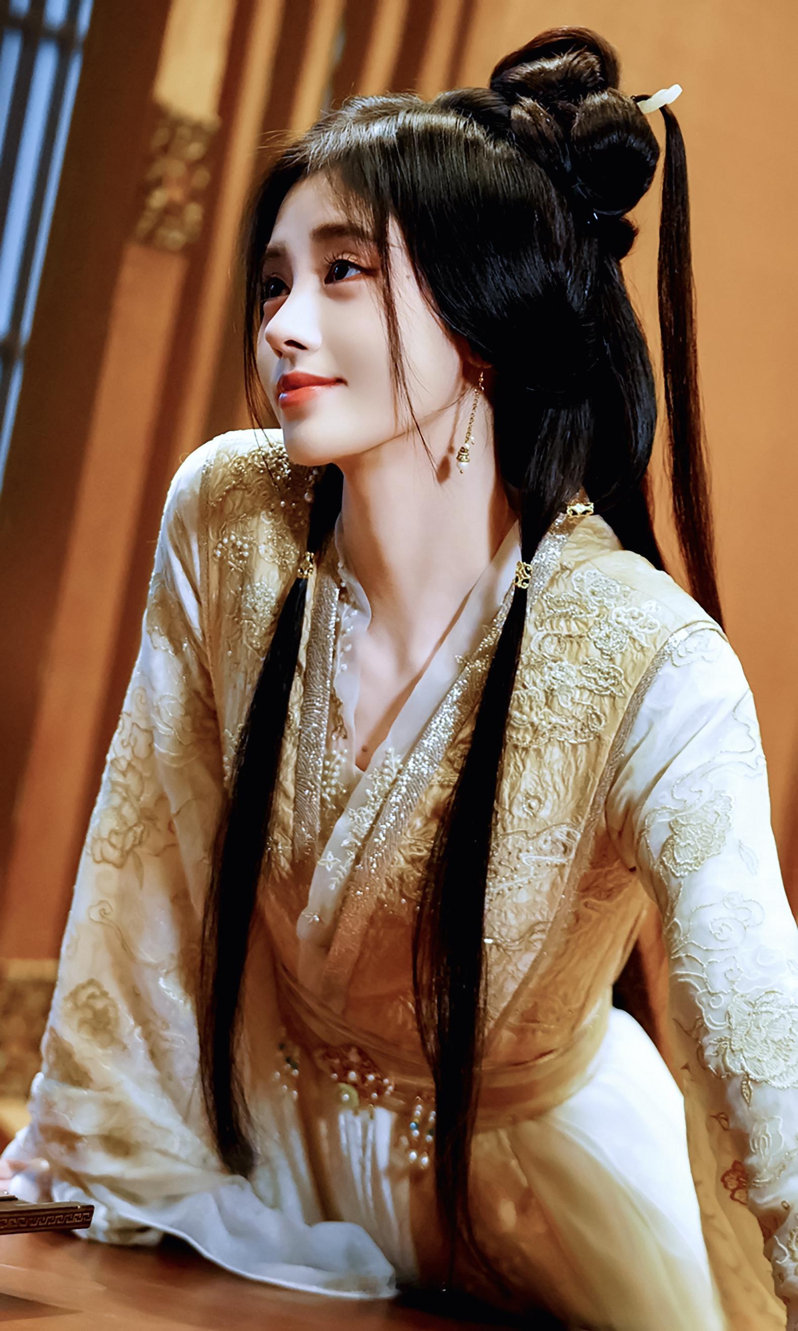 鞠婧祎 《花间令》杨采薇☽ 壁纸-黄衣+魏晋风一小撮头发 ​​​
