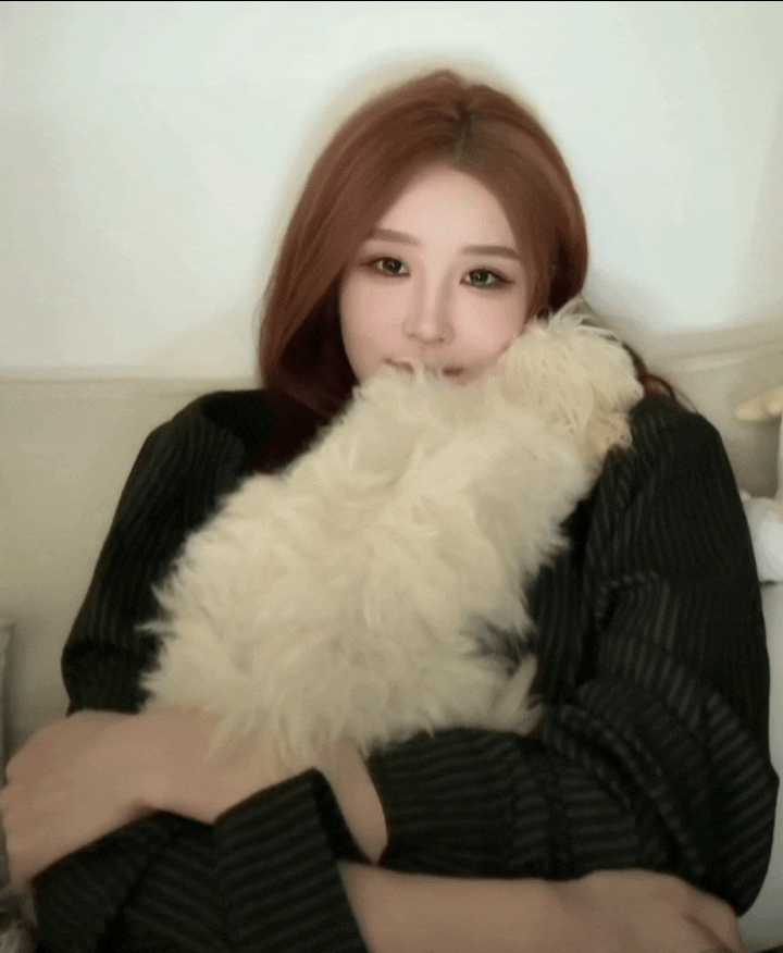 妈妈抱着孩子很幸福吧🥺🥺 