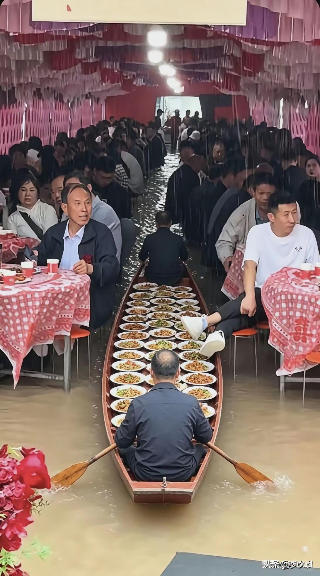 这才是正宗的流水席～[微笑]