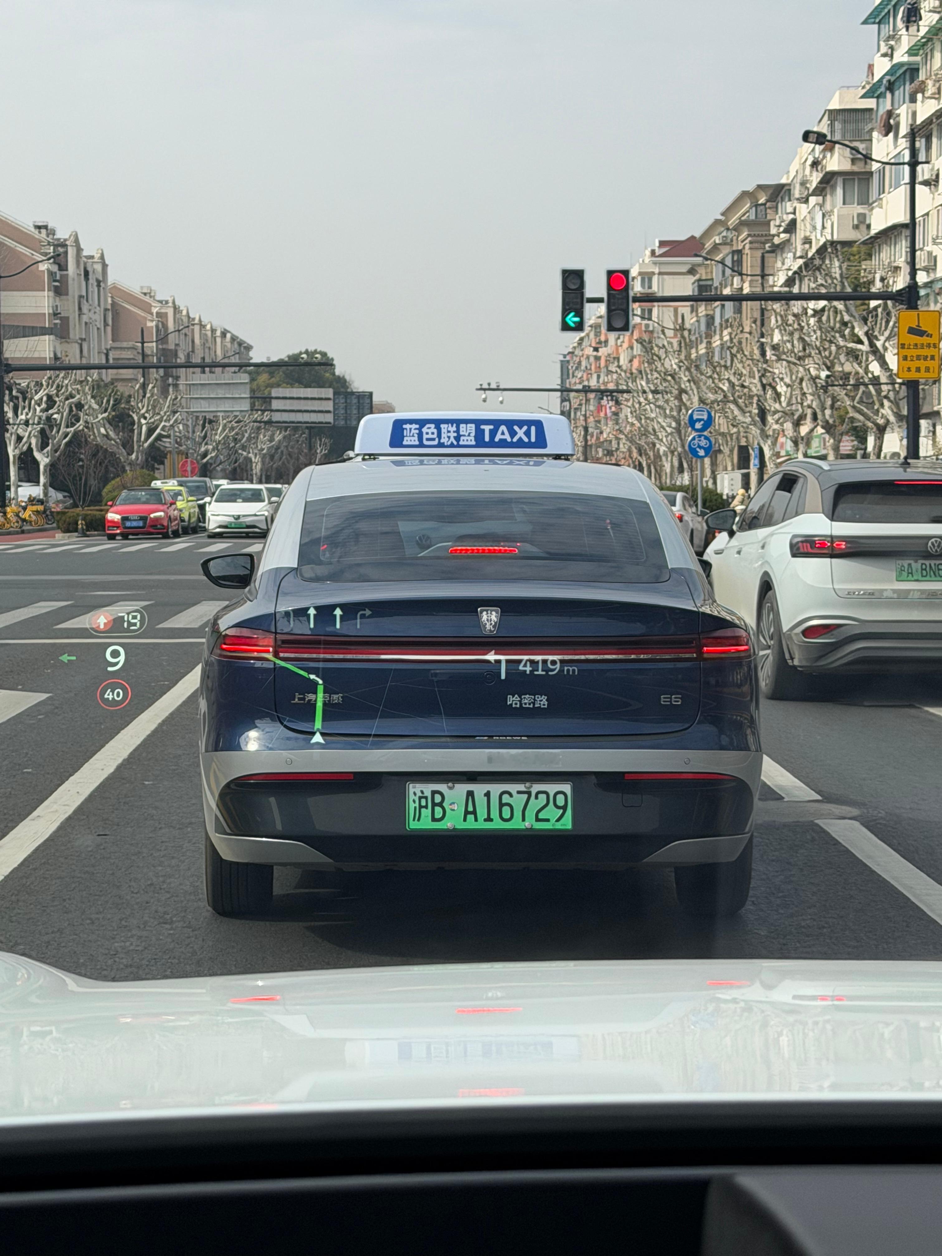 荣威D6的正经网约车版本，荣威E6 