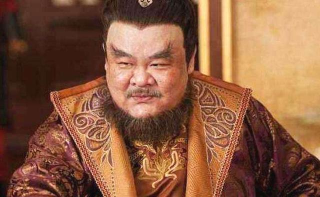 757年，安禄山正熟睡，阉人李猪儿一刀捅进他的肚子，“唰”地往下一划，顿时一片鲜