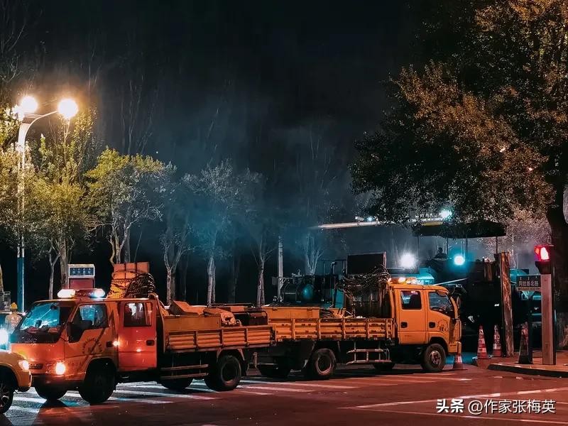 家里没矿，肩上有人。 父母体检单上的数字、孩子补习班的花费、房贷每月准时发来的短