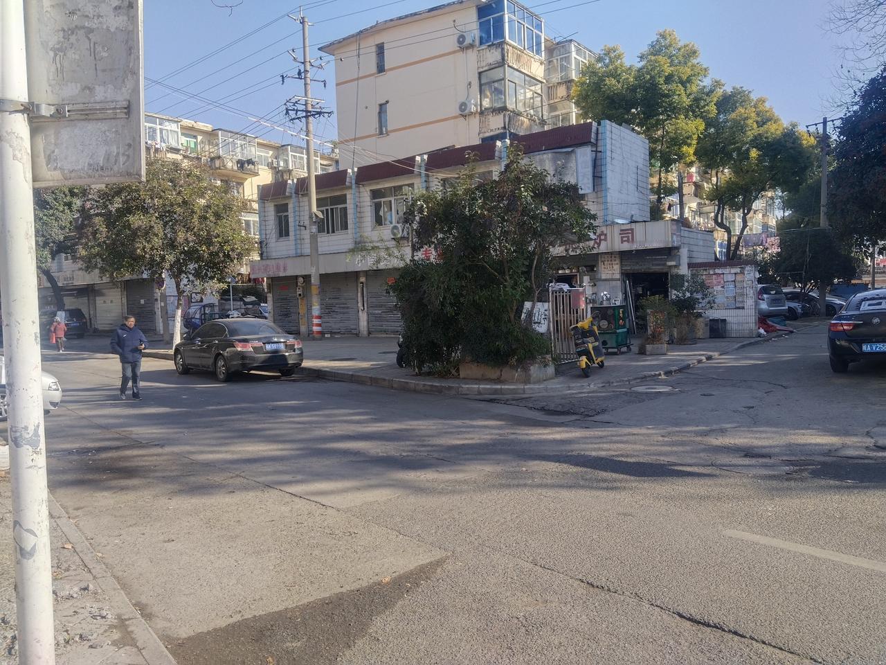 生意怎么样看看开门家数就一目了然了 九点多就我正常开门