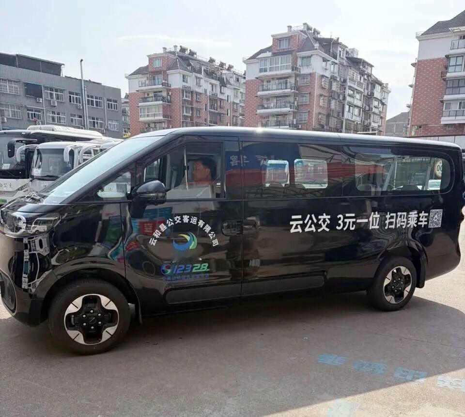 坐公交的人为什么越来越少了 感觉现在坐公交的人越来越少啦～小县城电瓶车走遍全城，