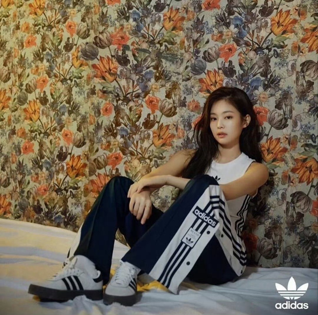 阿迪女 