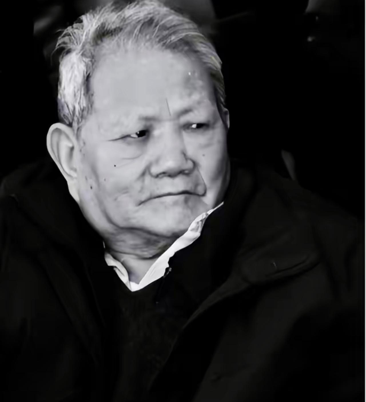 有些人的“雅”，其实脏得很。
 
主席留给15年贴身卫士李银桥的《七律·长征》真