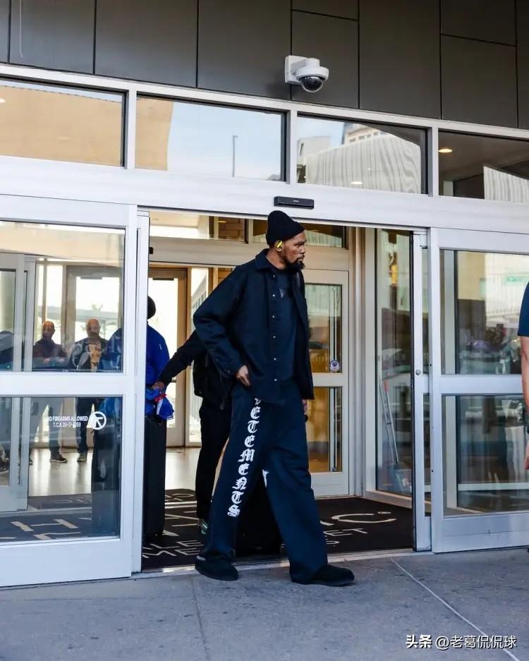 ESPN的预测真是太能胡扯了！明天火箭将会在客场挑战鹈鹕，今天ESPN对于这场比