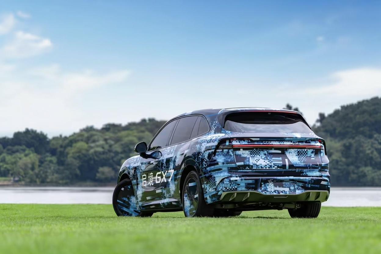 SUV 的配置划分逻辑很清晰，核心智能硬件、高品质电池往往只留给中高配车型，入门