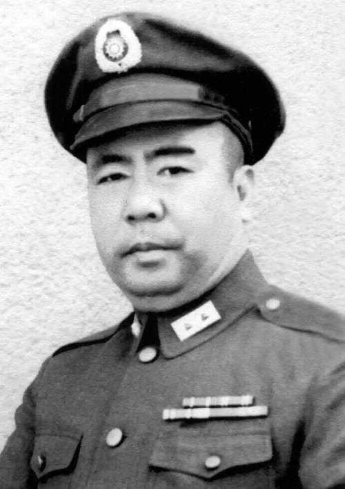 那志东深情讲述陈宝仓将军传奇一生
 
演员那志东动情追忆陈宝仓将军事迹：将军独眼