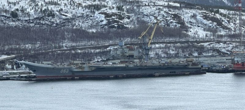 11435型重型载机巡洋舰“苏联海军元帅库兹涅佐夫”号摄影：Lyudmila S