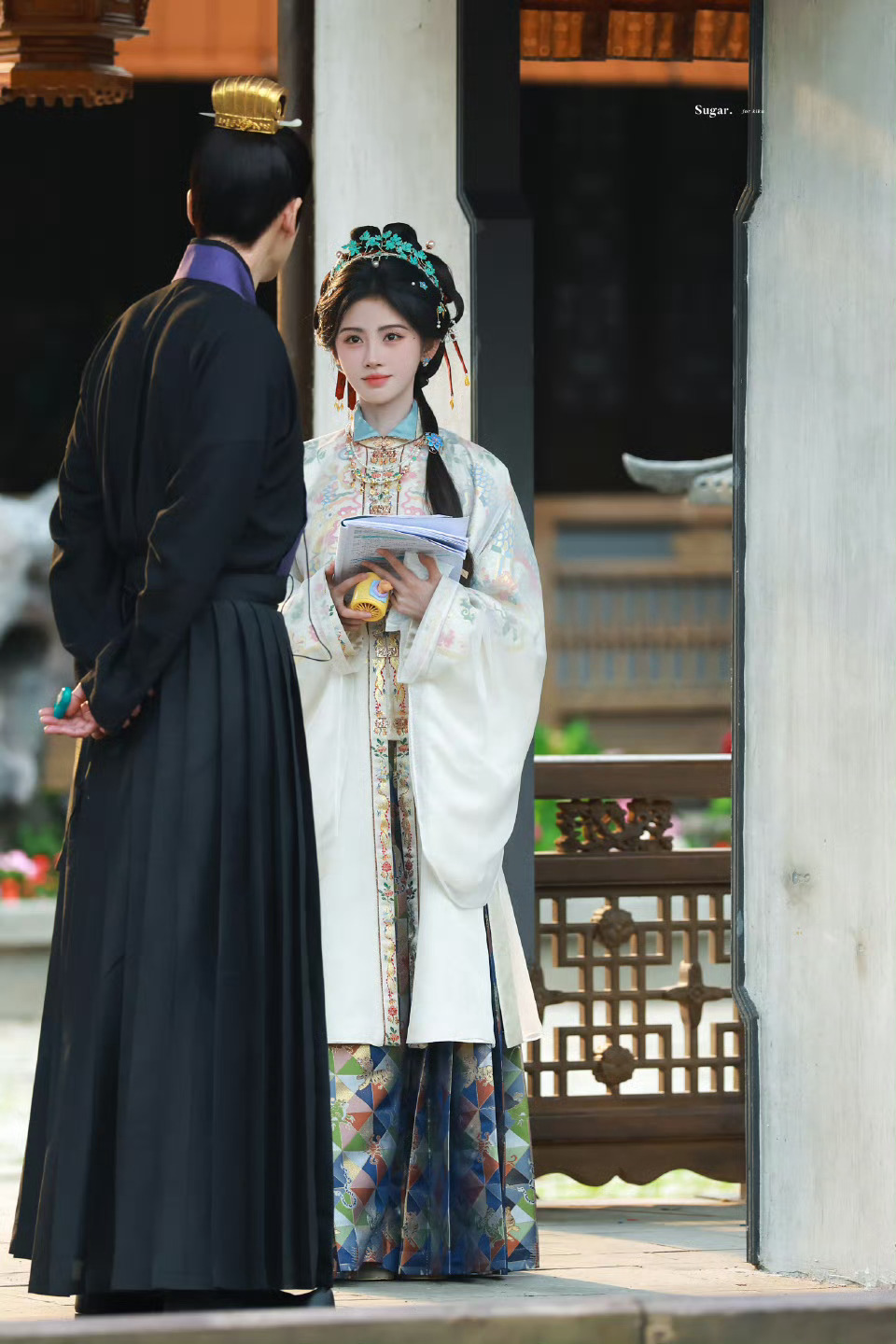 鞠婧祎阿黛jjy鞠婧祎来战“爱意随风去起 风止意难平 与其追风去 不如等风来.”