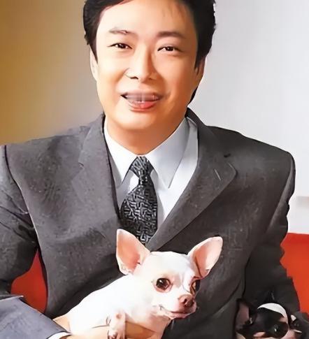 费玉清现状！70岁无儿无女住在台北淡水的老宅，和61岁闺蜜为伴。

2019年，