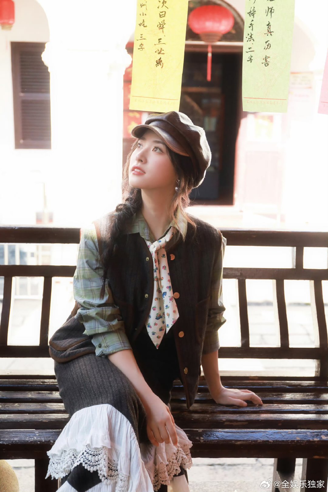 秦岚沈月否认背着王鹤棣建小群 职场真实名场面有！被老板当场抓包式提问，秦岚沈月连