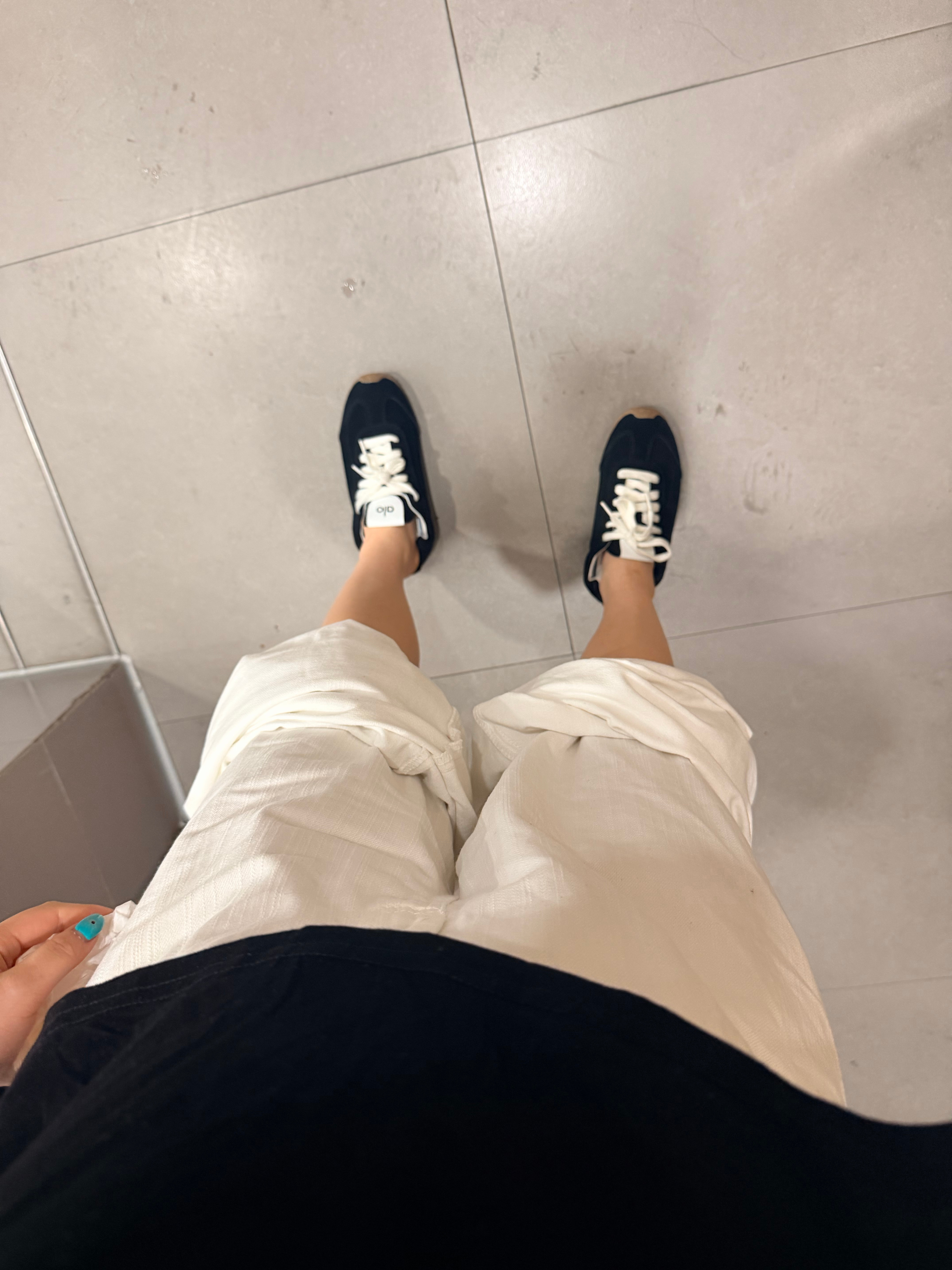 每次在外面上卫生间的我be like ​​​
