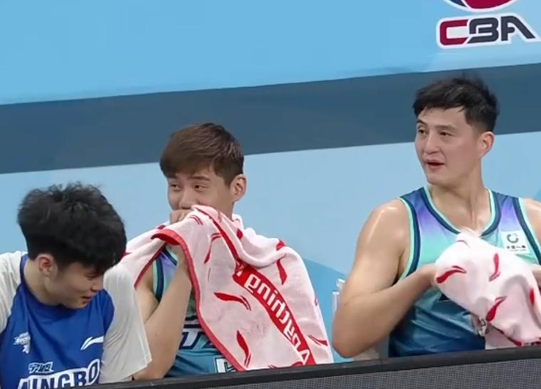 太低迷，新疆男篮单节9分全场仅63分，宁波男篮主场取胜！北京时间2026年3月2