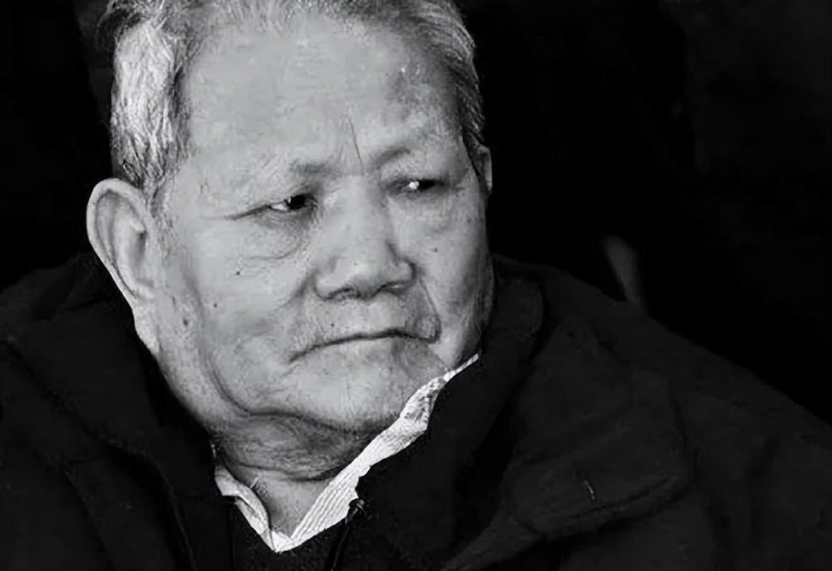 李银桥回忆晚年采访，坦言毛主席曾经怎样评价粟裕：这些话今天不说出来就真没人知道了