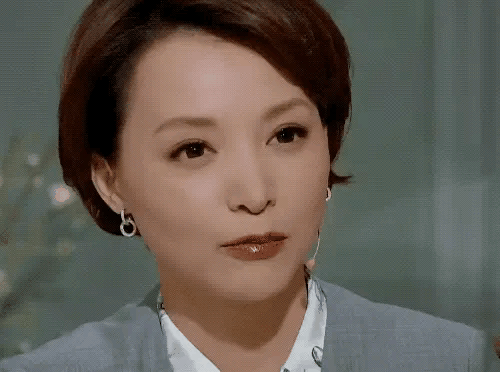 “央视一姐”董卿太像奥黛丽赫本，水汪汪的大眼睛，性感的嘴巴，相比周涛和倪萍就没有