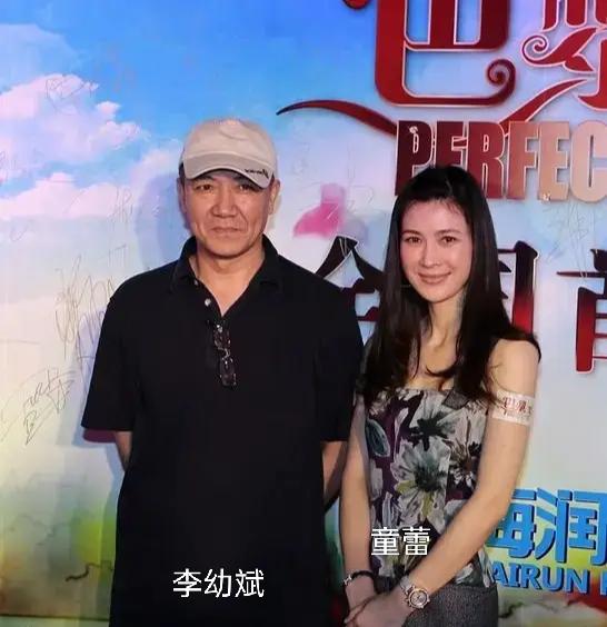 童蕾没有史兰芽漂亮，是银幕上的夫妻，二人搭配的很默契又精彩。
大明星夫妻近照 高