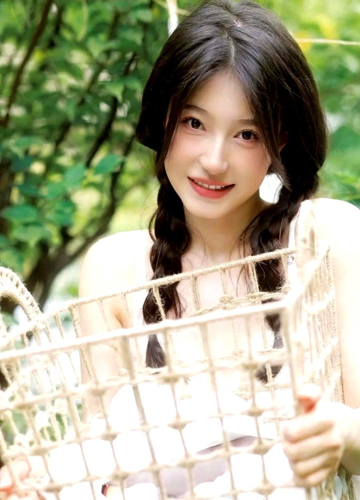 演“作精”女主，一部剧热度竟破6500万。
 
说的就是兰岚，在短剧沈总你的作精