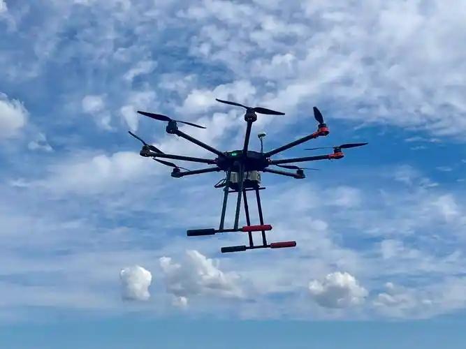 脸都不要了！俄罗斯媒体放出一组数据，说中国每个月能生产出50万架无人机，战时还能