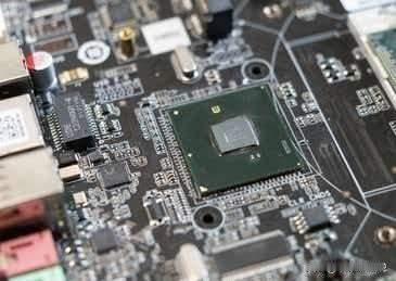 别再盯着3nm！我国芯片出口大爆发，成熟制程杀出一条大路