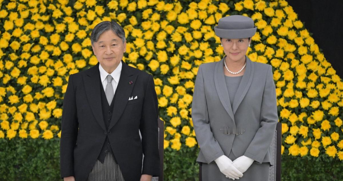 日本天皇在反省，首相在扩军，8月15日，日本战败81周年，德仁天皇在全国追悼仪式