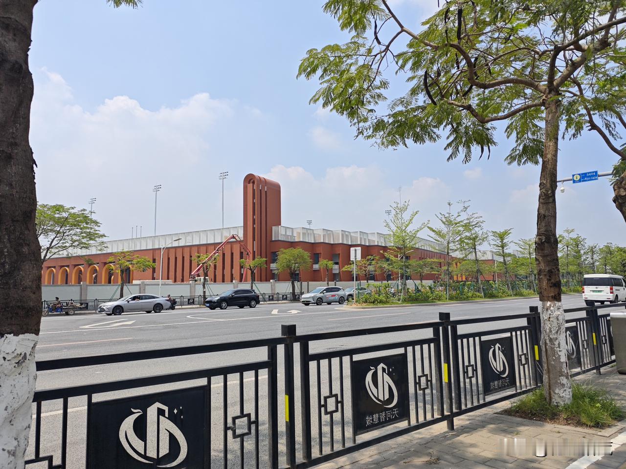 火炉山脚惊现“清华园”！广州智慧城，正在下一盘大棋？

每次骑车路过天河智慧城，