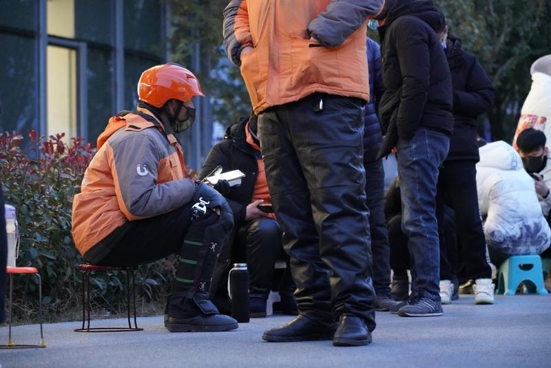 职场最扎心的从来不是辛苦，是你拼尽全力，却连一个“被看见”的机会都得不到。

我