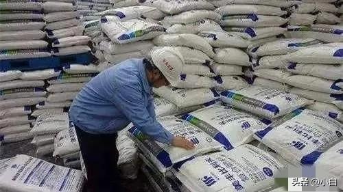 霍尔木兹海峡那边还没消停，谁能想到，咱们西北新疆、宁夏和内蒙的尿素厂却忙得脚不沾