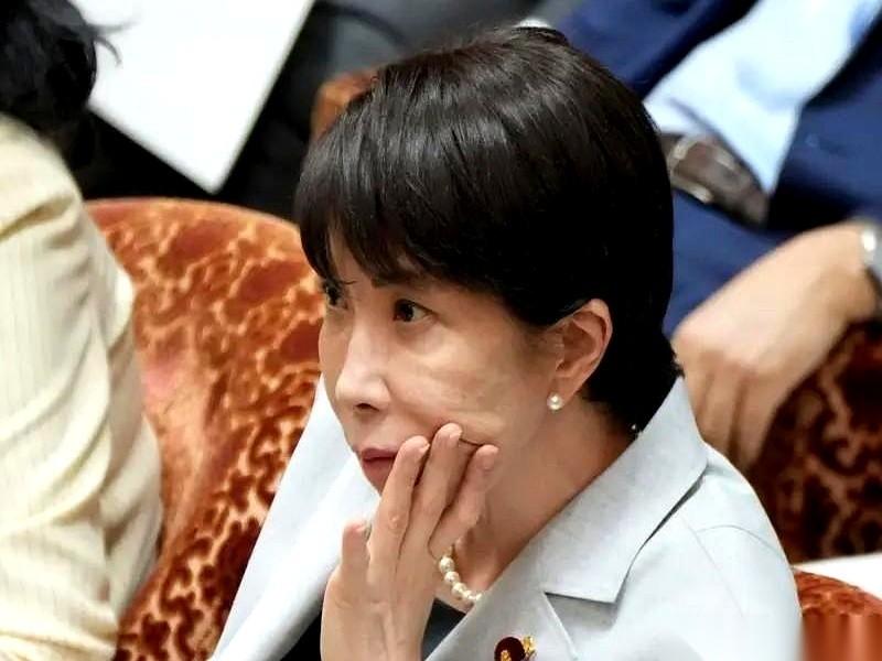 日本等不了了，派人绕了个大圈，敲响了巴基斯坦的大门。
驻巴大使馆的人员，带着一份