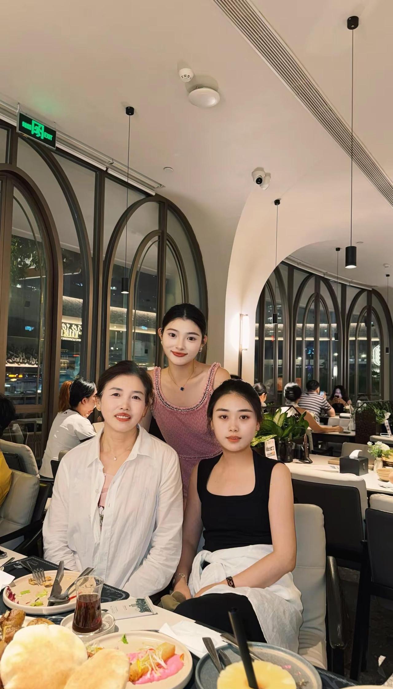 吹一吹珠江晚风，解锁广州的浪漫。广州漂亮饭 见朋友