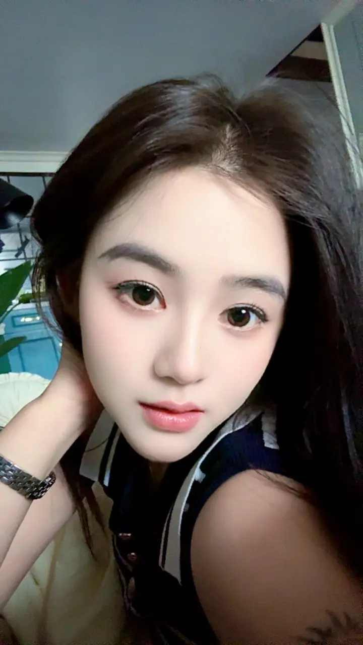 在这细碎的生活里 一个能看懂你辛苦的人胜过一群能懂你笑的人