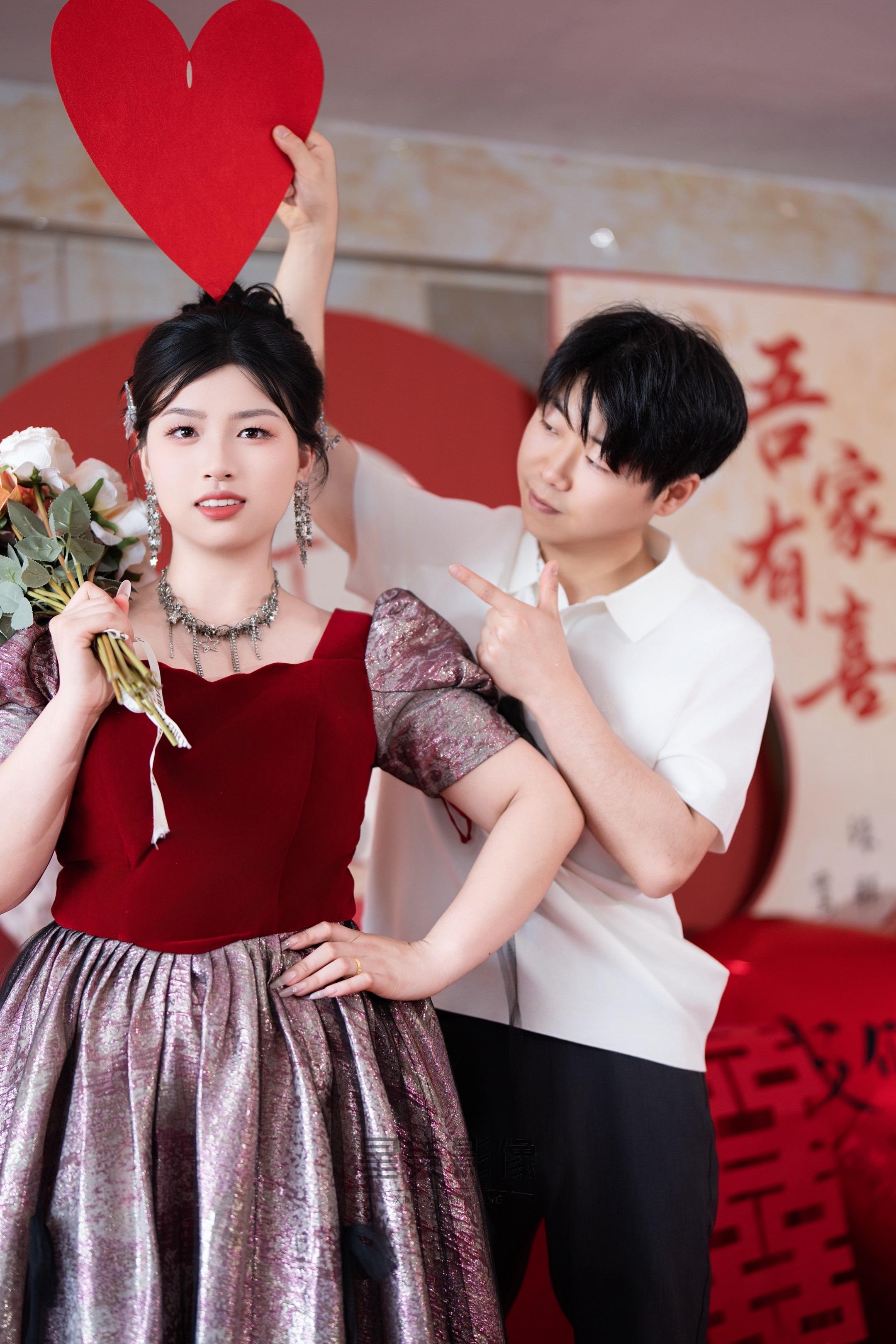 谁懂！订婚也太好拍了。定格订婚瞬间 往后岁岁，共赴朝夕