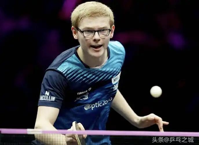 WTT欧洲大满贯瑞典站丨男单1/16决赛
费利克斯·勒布伦🇫🇷3-0朴康贤?