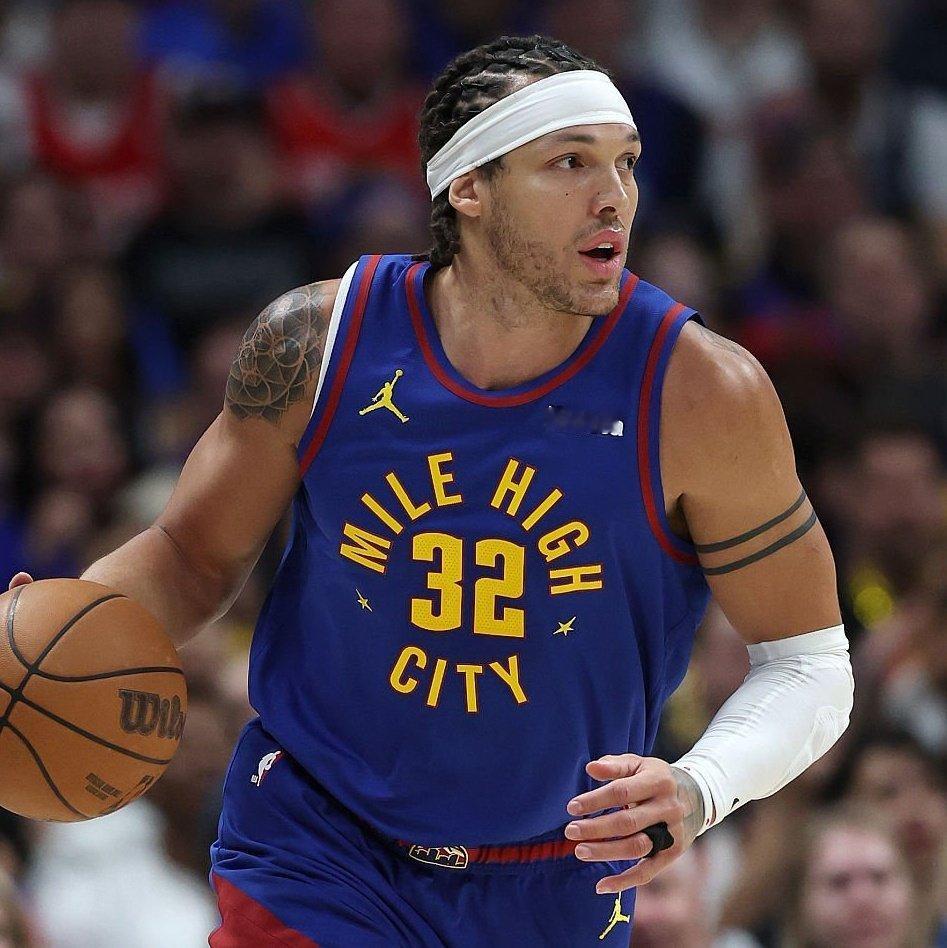 掘金宣布阿隆·戈登因小腿伤势缺席今日和森林狼一战，他原本被列为大概率出战，随后降