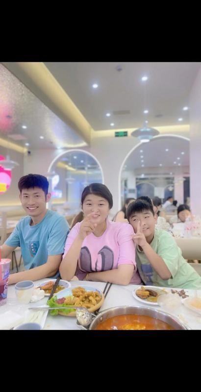 广州的哥嫂为帮弟弟结婚，竟然送了套房！🎁 真是感人！😭 亲情无价 暖心故事