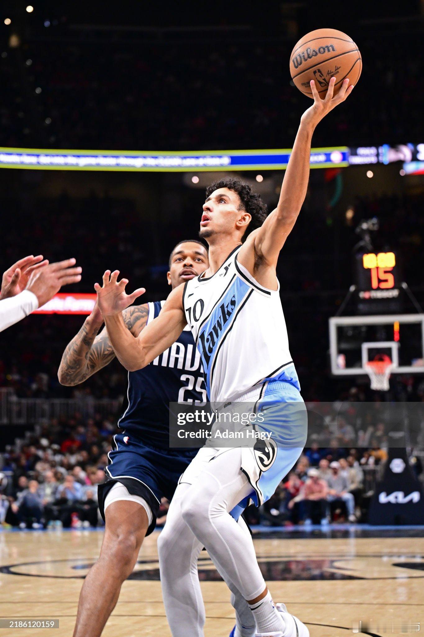 MFFL 来自Shams的消息。我牛、老鹰、雷霆完成三方交易。我牛得到里萨谢。老
