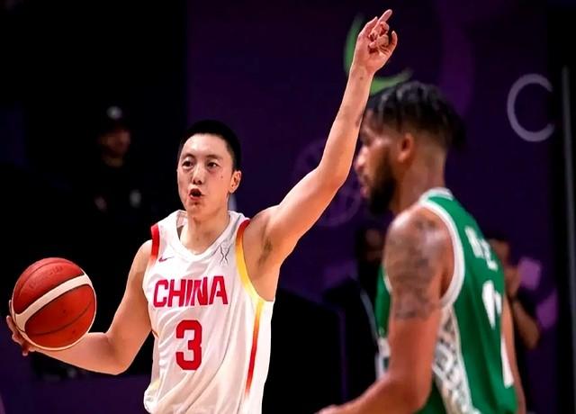打沙特7中0，打韩国挂零，胡明轩遇强队就断电的谜，被媒体人一句话戳破：缺的不是手