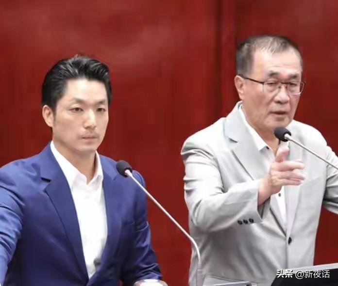湾湾的政客都在争先恐后说和平
他们嘴上的和平是不是一个拖延的牌？

对蒋介石曾孙