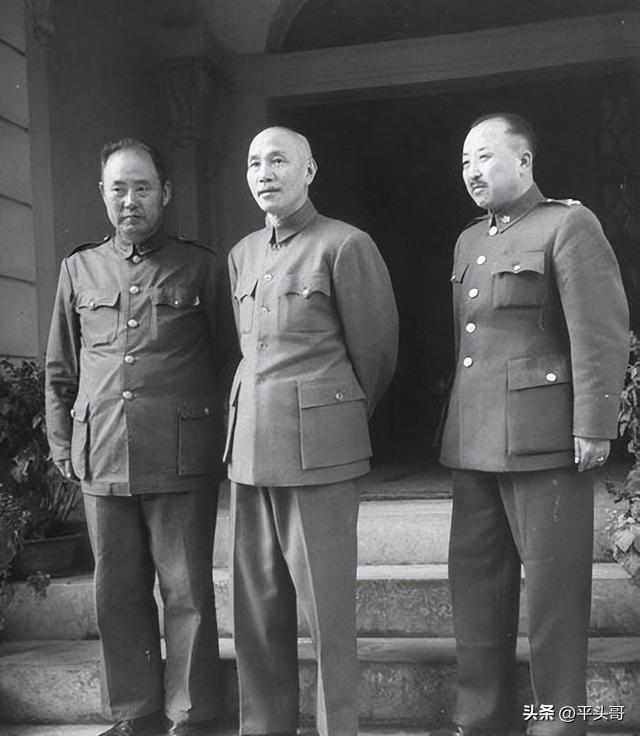 1949年1月初，卫立煌被软禁在南京，黄埔军校校长关麟征前来看望，门口的宪兵不让
