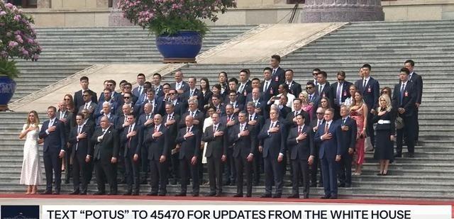 为啥美国精英到中国后，变得正经了？特朗普之前不管是在美国还是在其他国家，整体上都