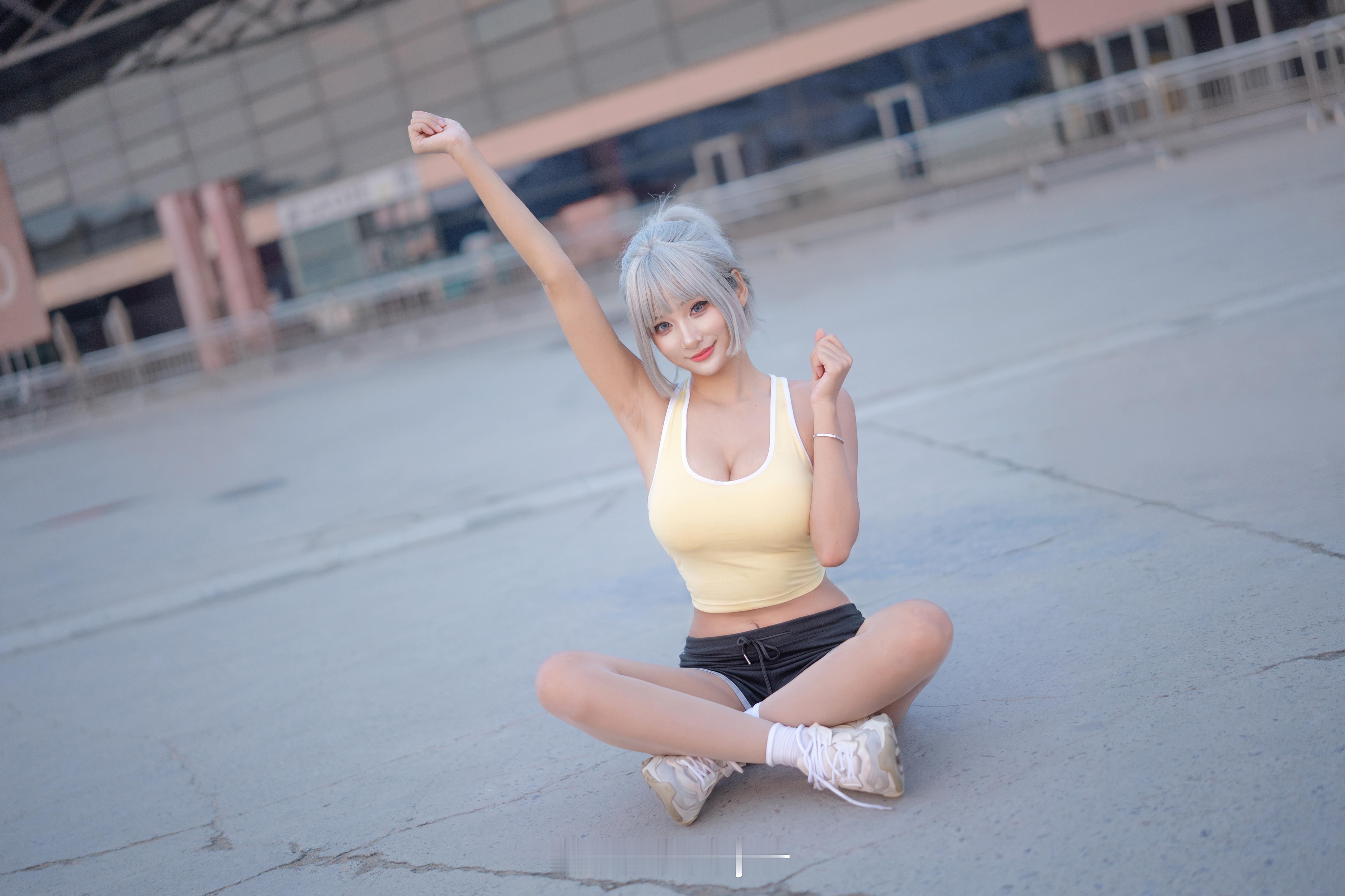 cosplay灵笼白月魁ChinaJoy 一起来跳操吗！ 