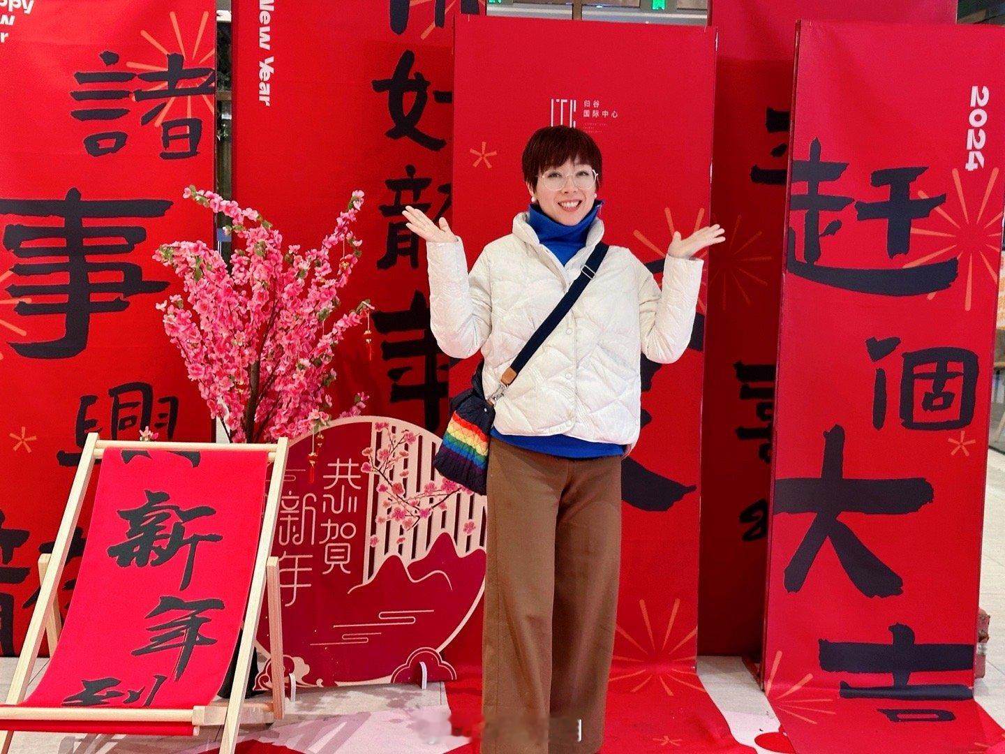 大爱绿色调的书店📚杭州有很多特色书店，比如之前去的王小波书店《我的精神家园》值