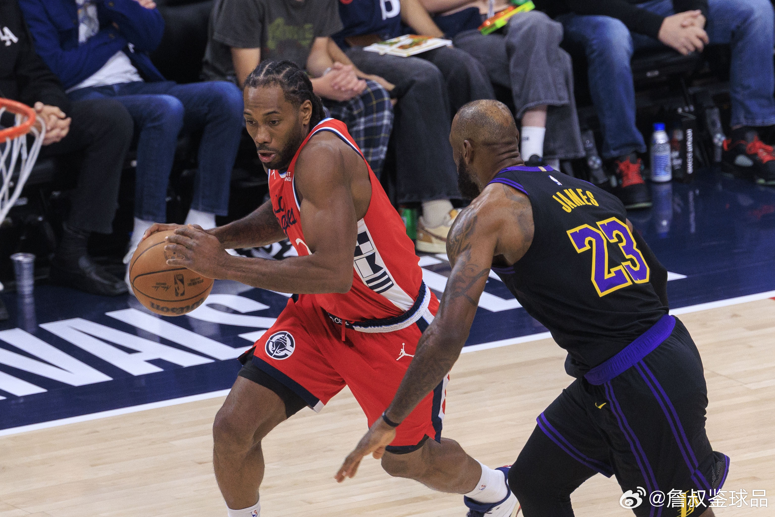 如果NBA对伦纳德的合同判定作废的话，那么詹姆斯可能会选择以比湖人更高的报价加盟