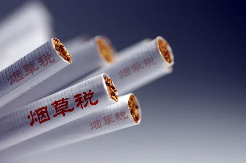 盘点退休收入高的三个铁饭碗。
首先，部队军官退休金稳居前列，综合保障全面，晚年无