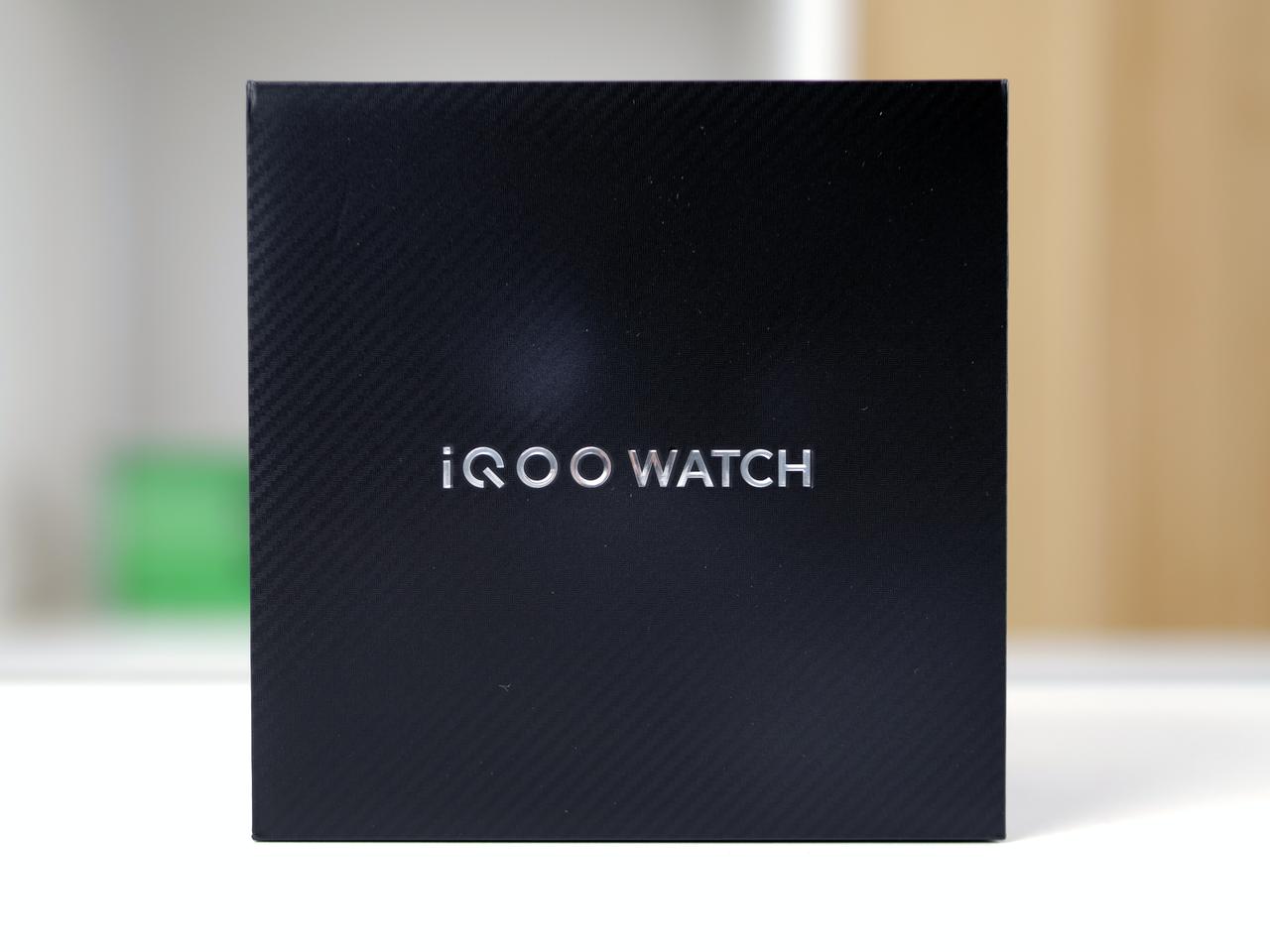 iQOO Watch，iQOO品牌下的首款智能手表，也是一机两吃的作品，vivo