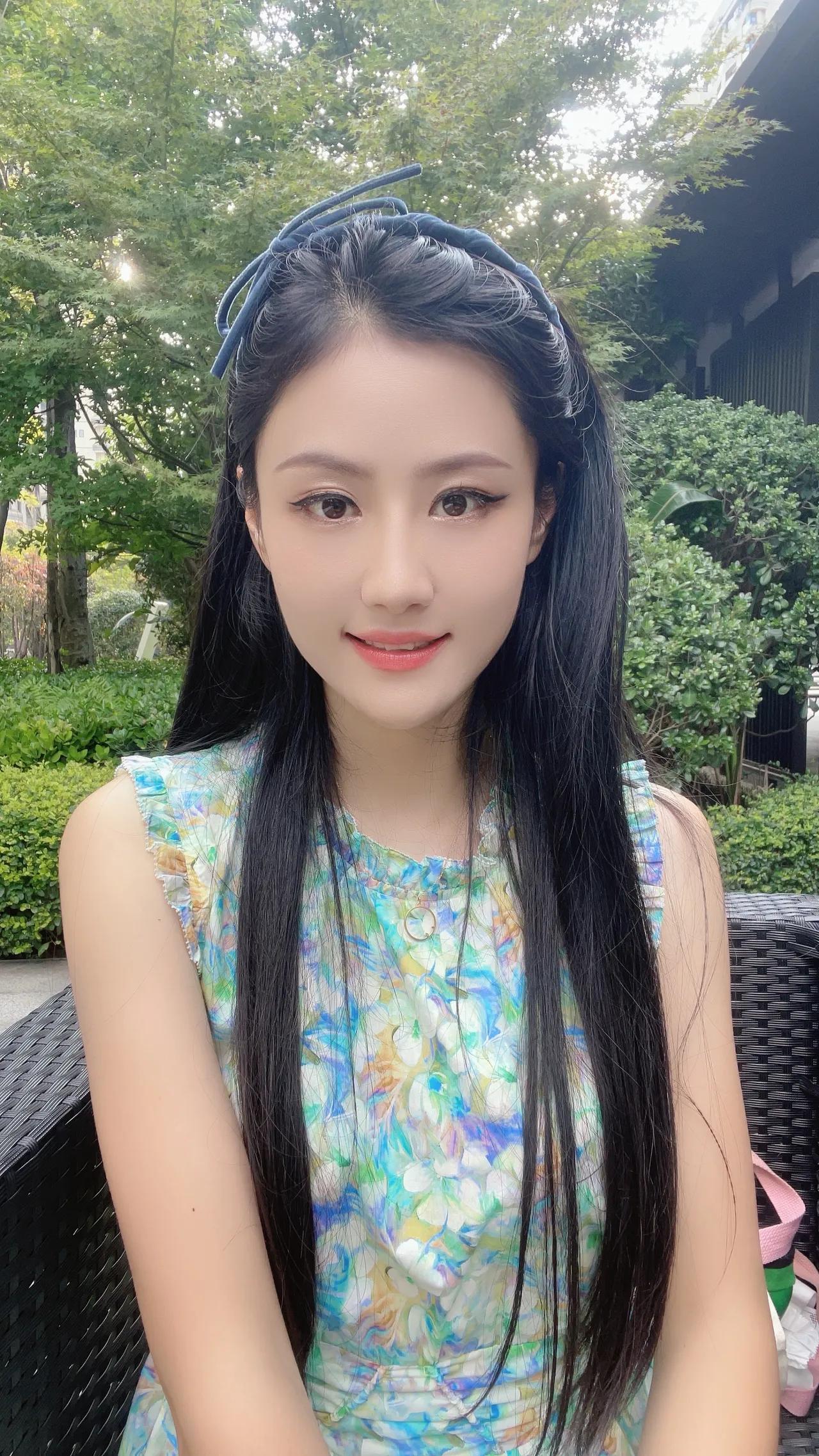 随拍随想——
最好的生活就是，
一半烟火谋生活，
一半诗意静心安。